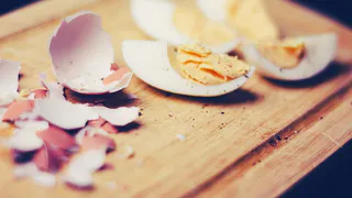 Вкусные идеи для использования вареных яиц: фаршированные и запеченные блюда