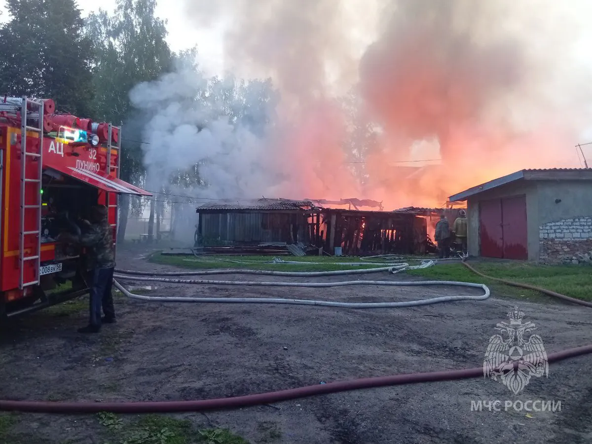 15 жителей дома по ул. Чапаева эвакуировали из-за пожара