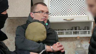 Александру Логунову придется платить алименты на дочерей по решению суда