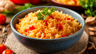 Главный враг рассыпчатого плова: один привычный ингредиент превращает рис в кашу — он точно есть в вашем рецепте