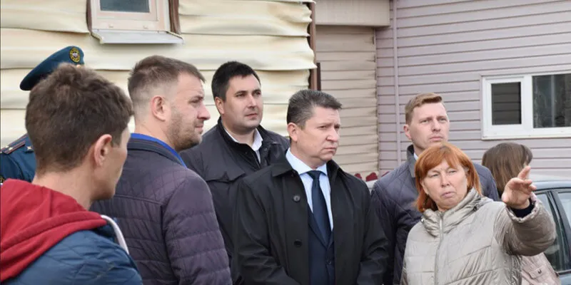 Погорельцам из Цыганского поселка пообещали деньги, документы и продукты