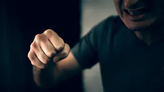 В Татарстане пьяный мужчина систематически избивал 13-летнюю дочь 