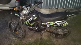 В Челябинской области питбайкер покалечил девочку и скрылся