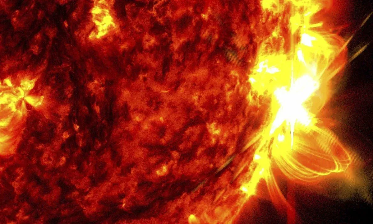 На Солнце зафиксировали вторую мощную вспышку за сутки