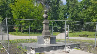 К июлю в Пензе заменят основание памятника Лермонтову