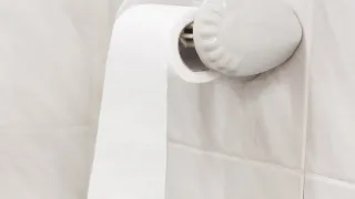 Смело выкидывайте соду: есть 2 средства для очистки выгребной ямы без откачки — естественный процесс разложения