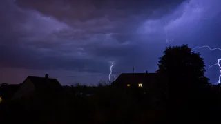 "Мы все уйдем под воду": синоптики обещают с 1 июня нескончаемые дожди. На теплое лето надежды нет