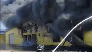 В Чувашии огнеборцы тушат крупный пожар