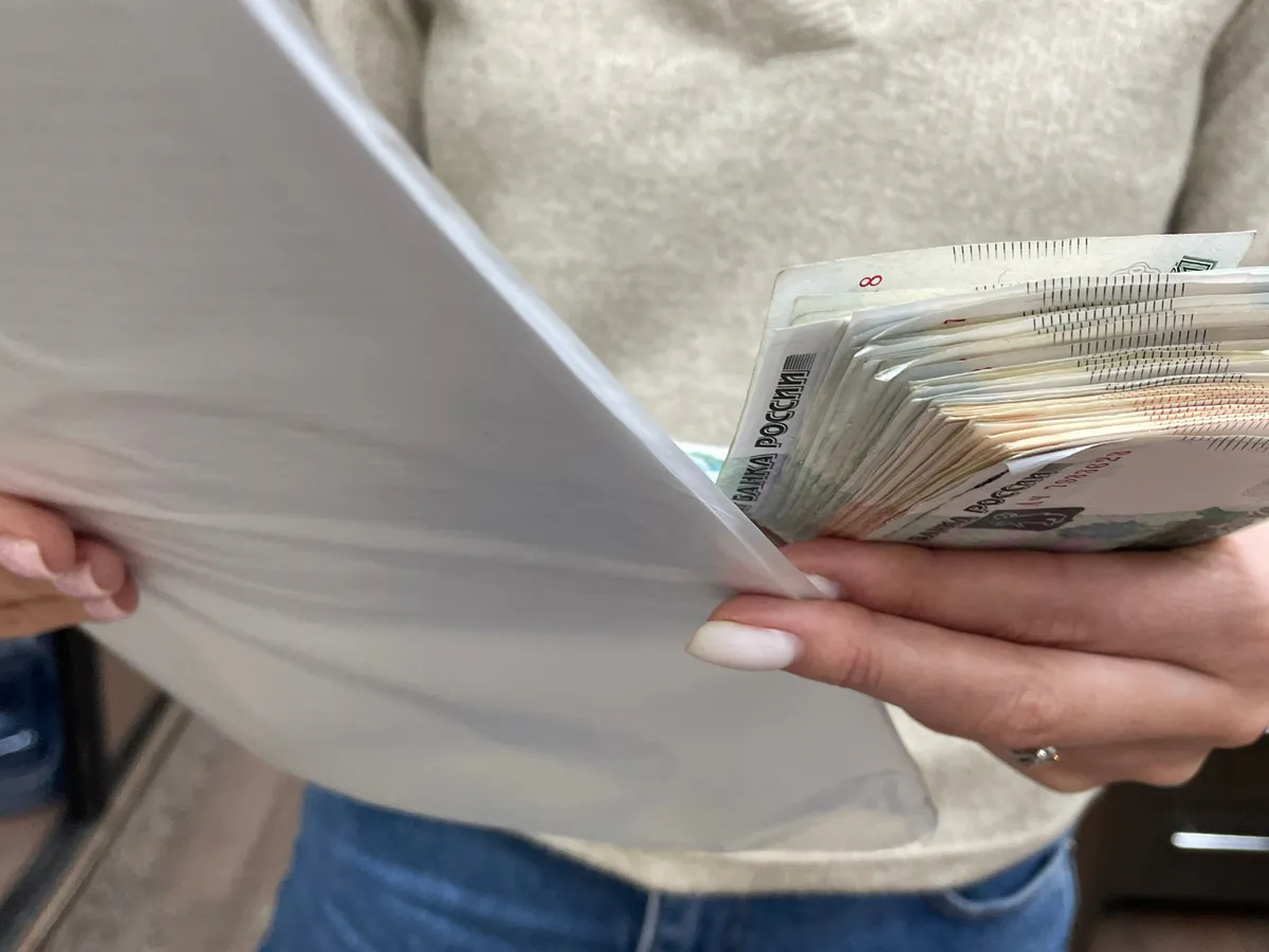 Каждый сотый житель Челябинска подписывает кадровые документы вслепую