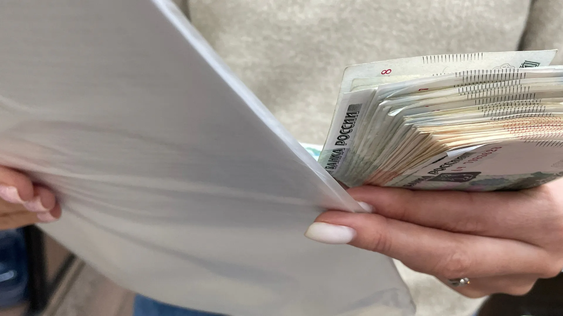 Каждый сотый житель Челябинска подписывает кадровые документы вслепую