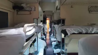 "Вы мне мешаете, уберите свою книгу" - заявила соседка по поезду. Не дома у себя все-таки