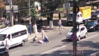 Около брянского автовокзала маршрутка сбила женщину