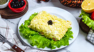 Салат «Мимоза» по-новому: сметут со стола первым – он обеспечит вам благосклонность Зеленой Деревянной Змеи