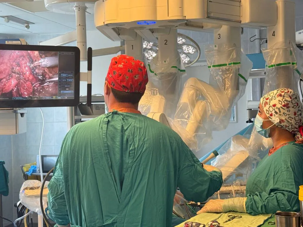 В Татарстане провели первую роботизированную операцию на желудке