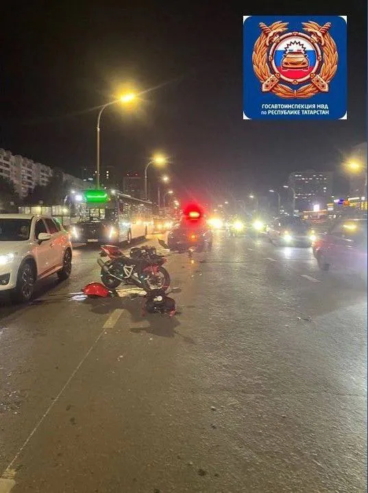 Пьяный мотоциклист без прав устроил лобовое столкновение в Набережных Челнах