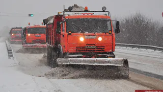 После накрывшего Владимир циклона "Ваня" дороги расчищают 58 единиц спецтехники