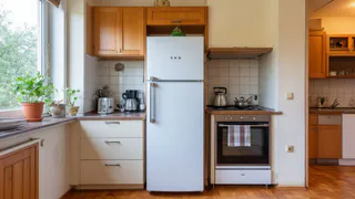 С 1 мая запрещено: штраф 3 тысячи для владельцев квартир с холодильником