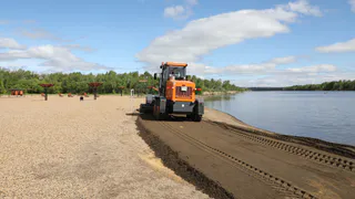 Магнитогорские пляжи готовы к лету: клещей потравили, дно очистили, воду проверили
