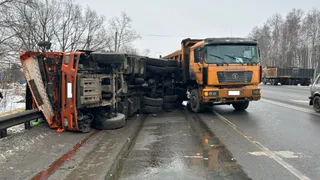 В ДТП с двумя грузовиками в Рязани пострадал 24-летний водитель