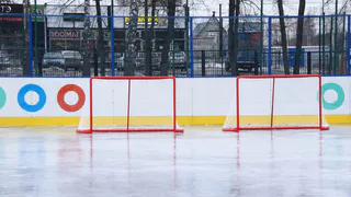 В Рязани на территории спортшколы «Химик» открыли хоккейную площадку
