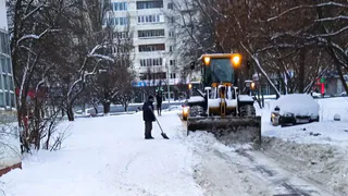 Владимирцев просят убрать свои автомобили с 15 улиц на всю ночь