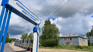 Под Сыктывкаром расчищают территорию для новой парковки у стадиона Сметаниной