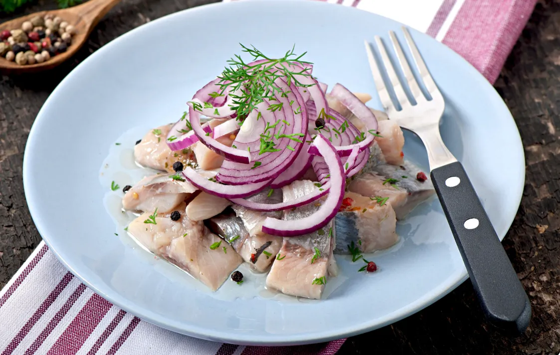 И я, и друзья отказались от других рецептов: селедка пряного посола - вкус, который перенесет вас в детство