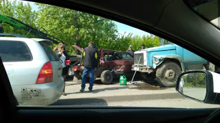 В Канищеве грузовик столкнулся с девяткой, есть пострадавшие