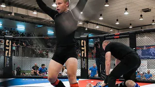 Идет на ринг уже как за хлебом: рязанский боец ММА рассказывает об опасном спорте