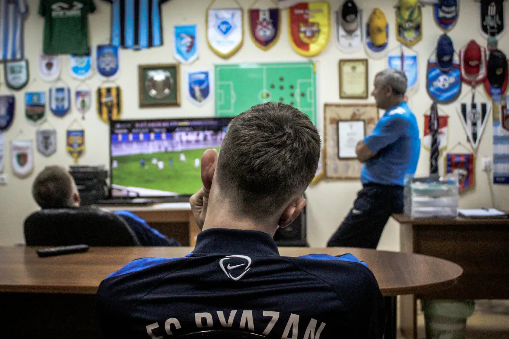Эксперимент: как журналист Pro Города на один день стал футболистом ФК «Рязань»