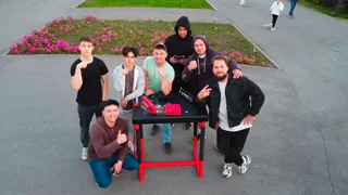 Армрестлинг в сердце Магнитогорска: день арм-борьбы прошел в парке у "Вечного огня"