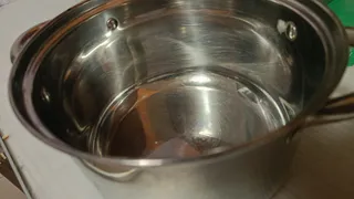 Раскрошите 10 таблеток в кастрюлю - и многолетний нагар сойдет слоями: круче любой соды 