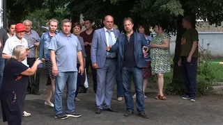 По многочисленным просьбам на улице Матросова сделают нормальную дорогу