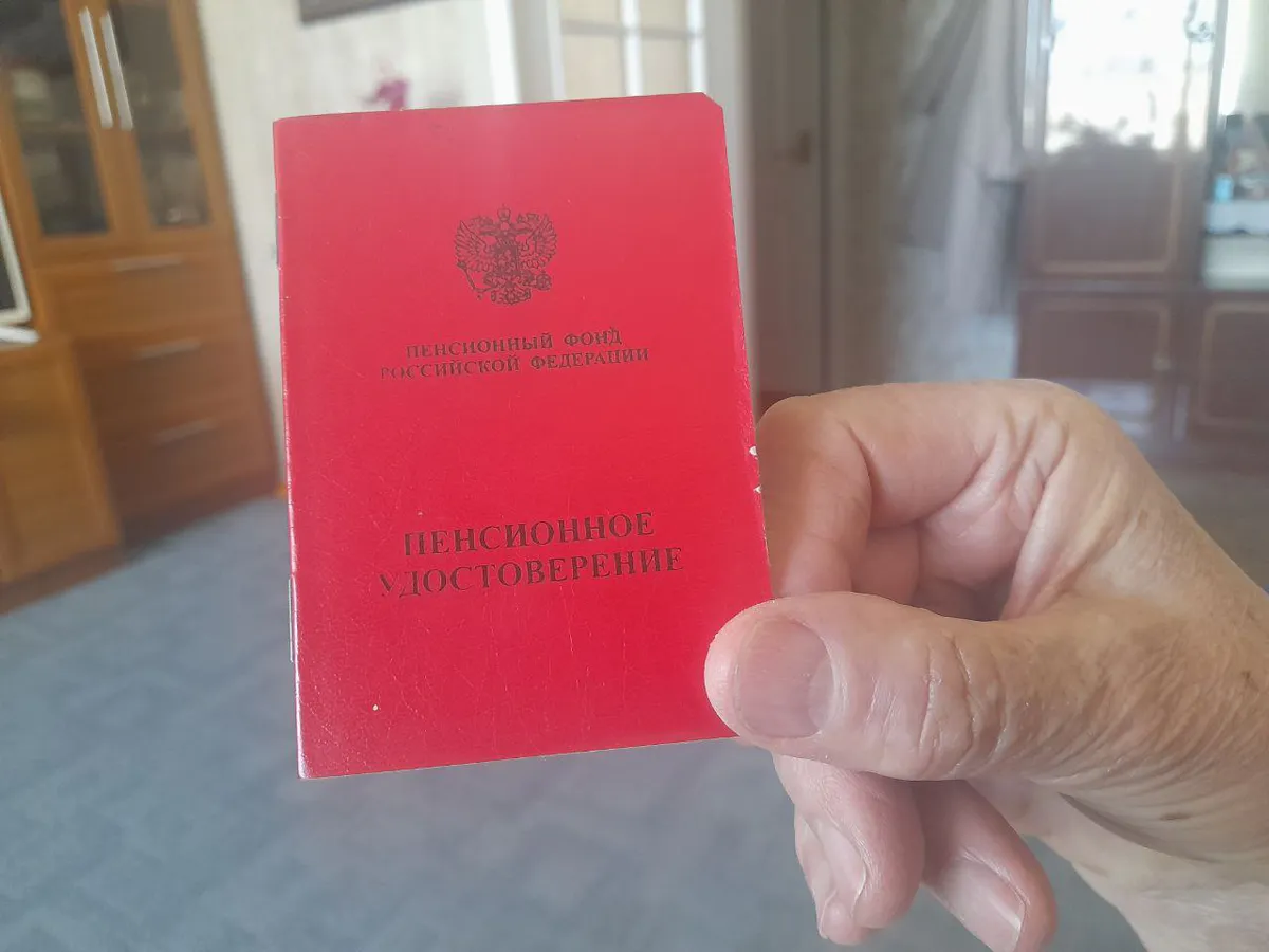 Военные пенсионеры, сотрудники ведомств: кому повысят пенсии уже этой осенью 2025