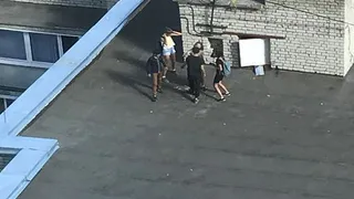 Нижнекамка: «Дети обитают на крыше, и никому нет до этого дела»