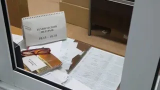 Длинная очередь в 11-й больнице попала на видео