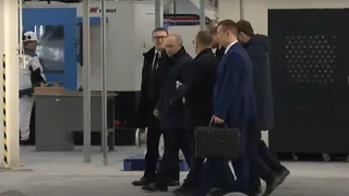 Путин приехал в Челябинск 16 февраля и посетил завод, на котором создают промышленных роботов
