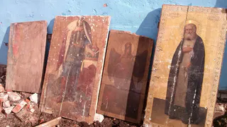 В школе под Рязанью нашли иконы, спрятанные там 79 лет назад