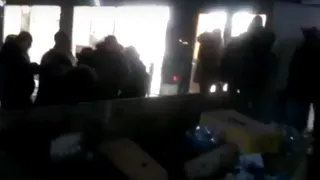 В Рязани прохожие растащили горелый товар из "Пятерочки"