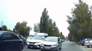 В Канищеве на видео попала Kia, которая двигалась по встречной полосе