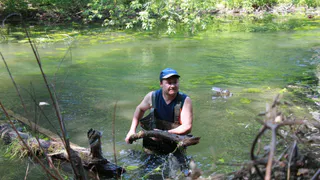 Рязанцы стали расчищать реку в Рыбновском районе