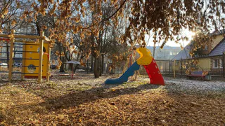 Власти разберутся с опасной детской площадкой