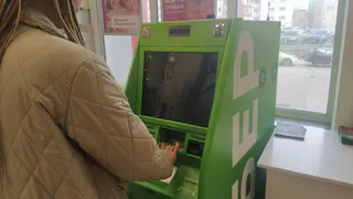 С завтрашнего дня: Сбербанк предупредил каждого клиента, кто оставляет деньги на банковской карте