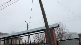 В Дягилеве в любую минуту может упасть электрический столб