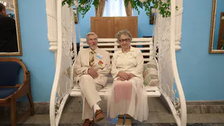 Более 19 тысяч Южноуральцев наградят за долгий брак
