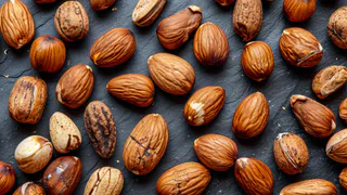 Ученые раскрыли самый полезный орех — не миндаль, не арахис и в три раз полезнее грецкого