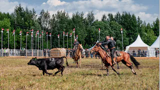 Ковбойские шляпы, лассо и зрелищные трюки: «Русское родео-2023» от компании «Мираторг»