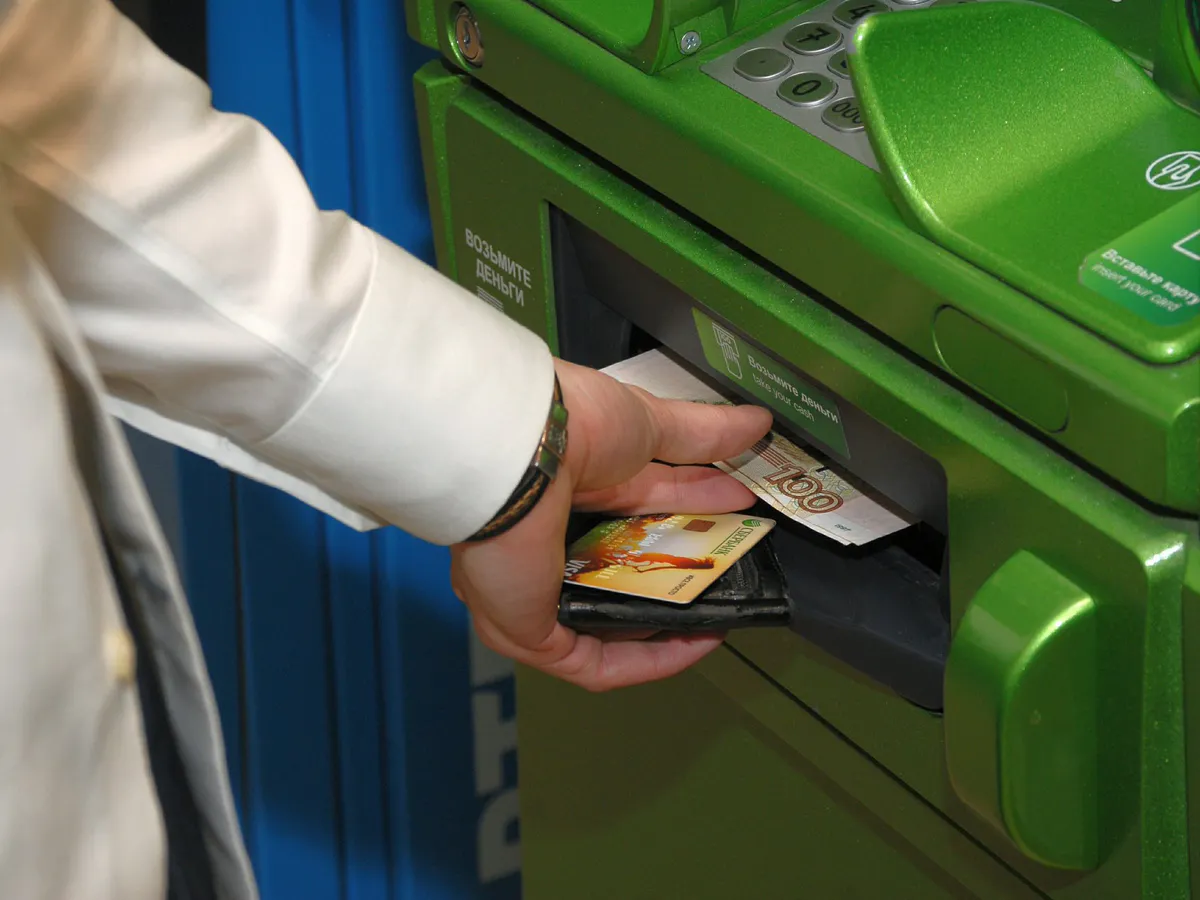 Новые правила кредитования, выплат и зарплат: что меняется в России с 1 октября