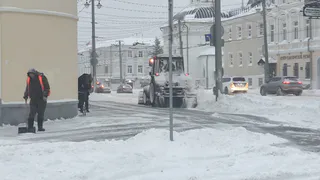 Владимирских автолюбителей просят убрать свои машины с 17 улиц на всю ночь