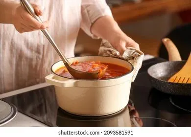 Как добиться аппетитного цвета борща